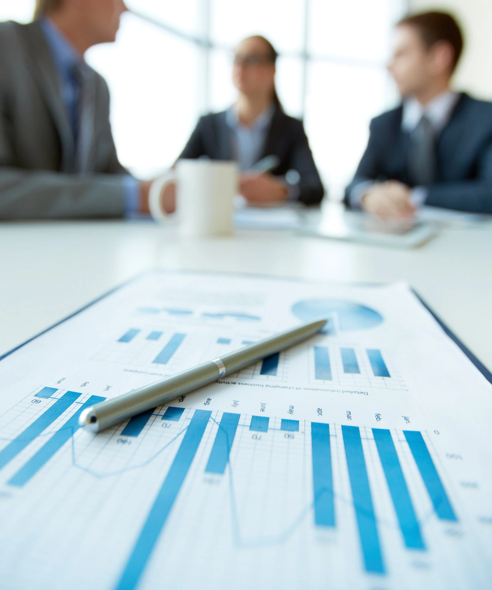 Reunión de trabajo en Syntax Legal — asesoría integral para empresas